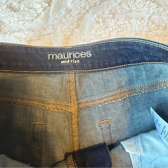 Maurices Mid rise Size 12R Straight Leg Jeans A38 - Picture 3 of 7